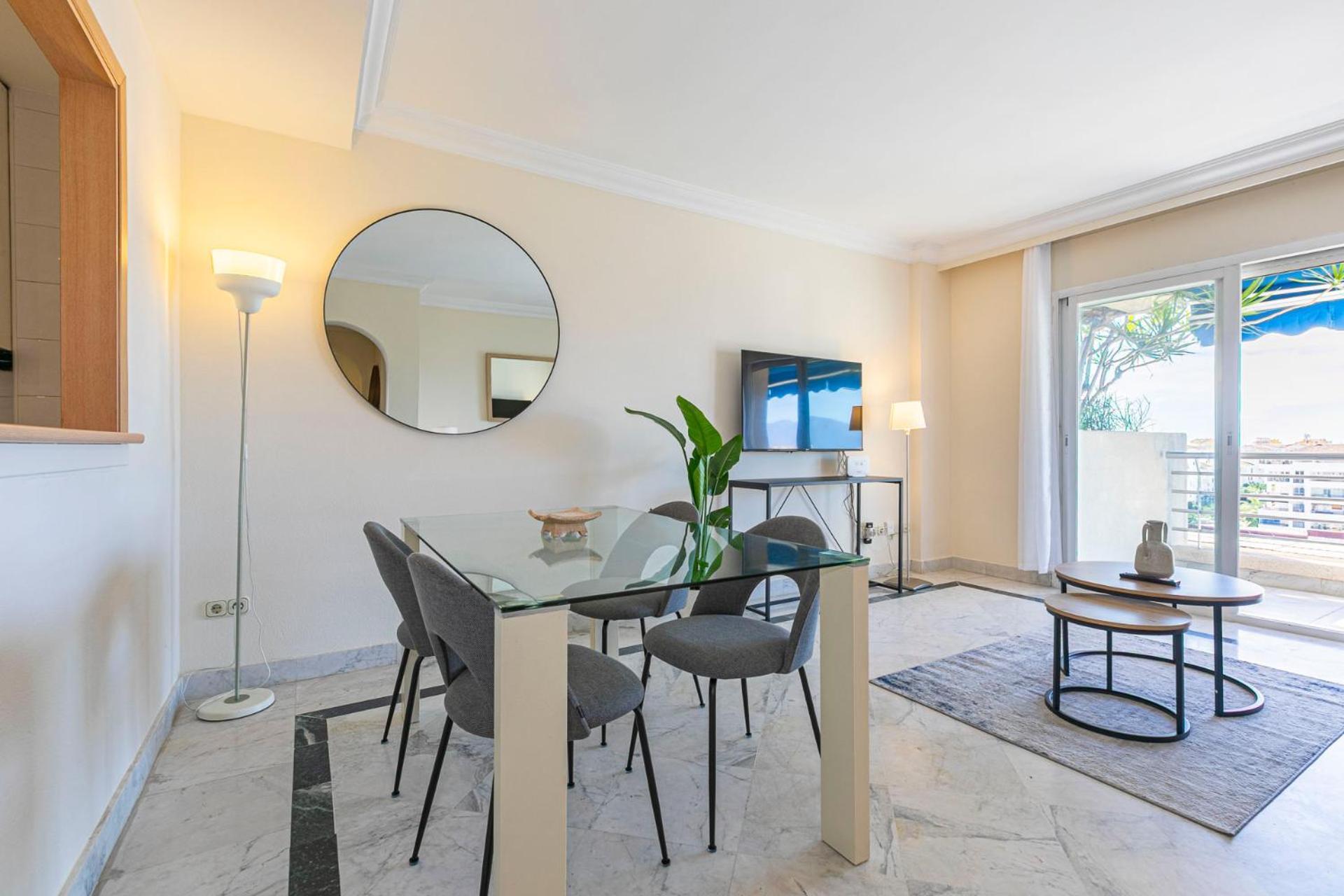 Puerto Banus, Marina Banus, 2br, 2bth, Seaviews And Parking Appartement *
