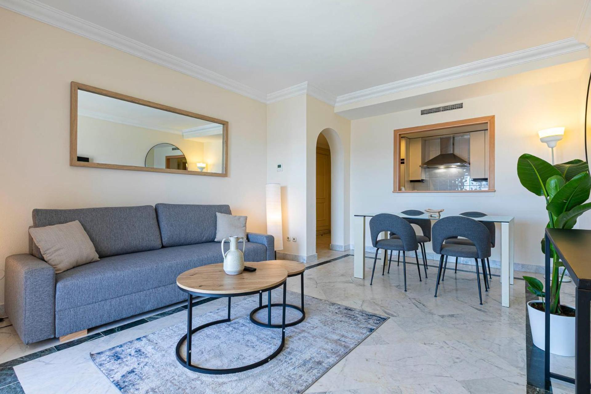 Puerto Banus, Marina Banus, 2br, 2bth, Seaviews And Parking Appartement *